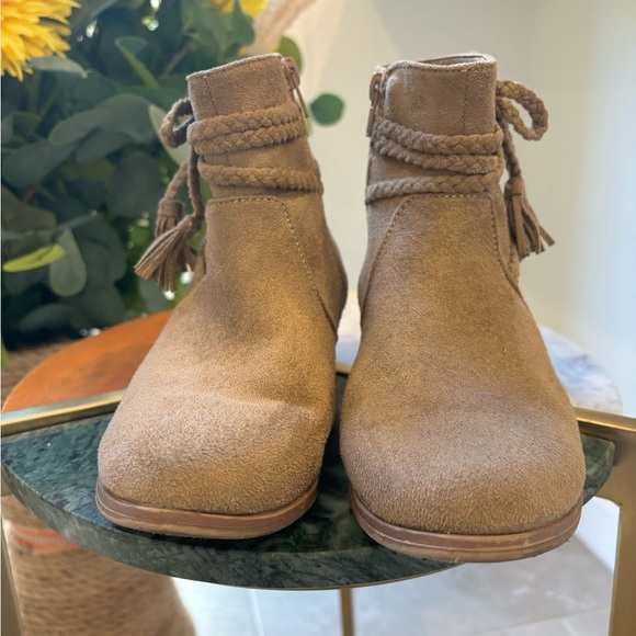 U.S.P - Picture 2 of 10